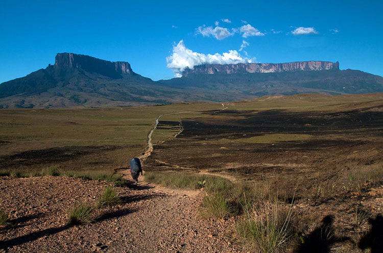 Venezuela Canaima NP, Roraima, Mount Roraima - © From Flickr user PaulaFassina, Walkopedia