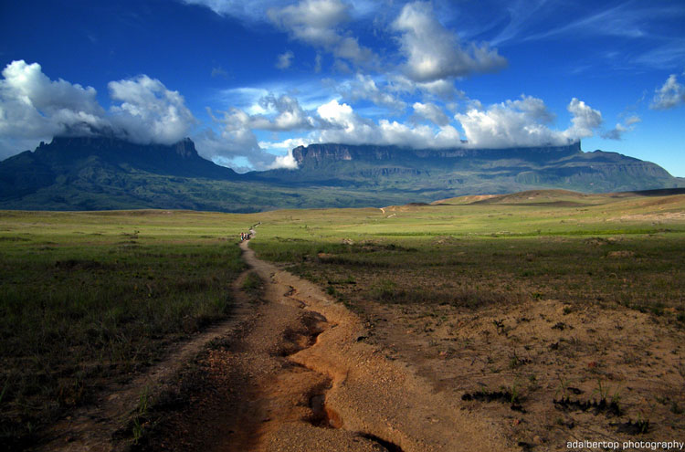 Roraima
Road to Roraima - © From Flickr user Adalbertop