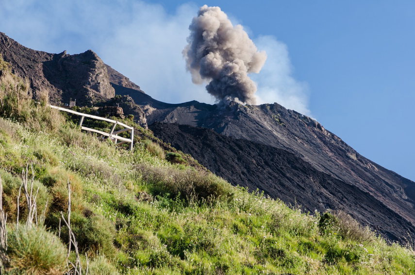 Italy Aeolian Islands, Stromboli, Stromboli The Volcano, Walkopedia