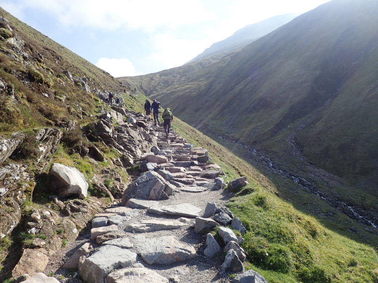 United Kingdom Scotland SW Highlands, Ben Nevis, Approaching the saddle, Walkopedia