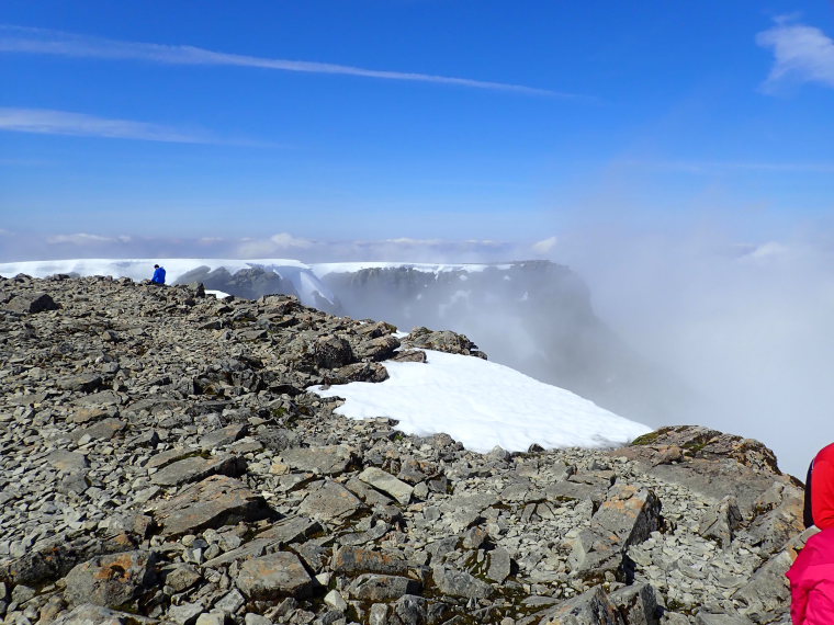 United Kingdom Scotland SW Highlands, Ben Nevis, The great northern cliff-tops, Walkopedia