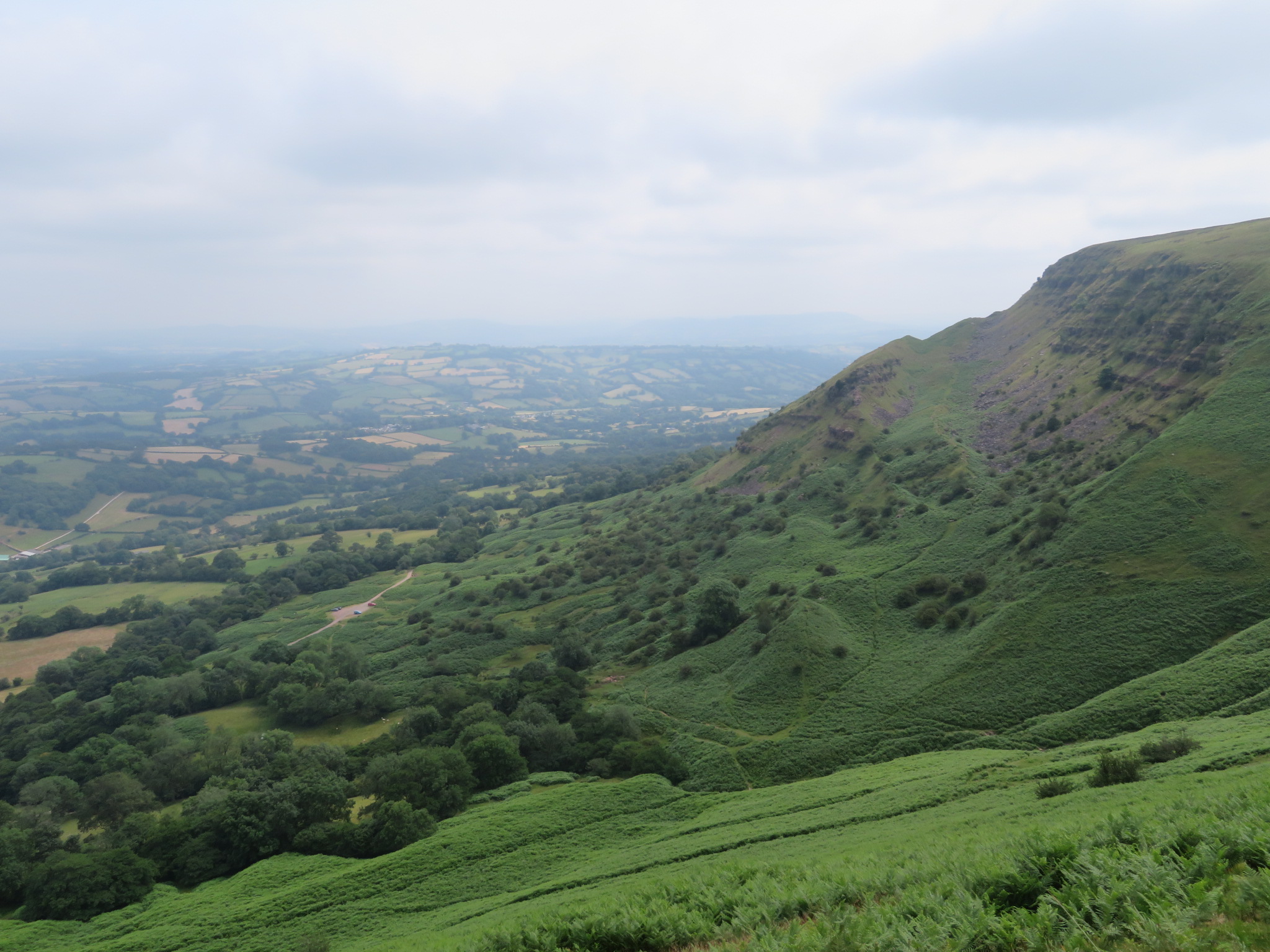 United Kingdom Wales Black Mountains, Black Mountains, The long climb by Black Daren, Walkopedia