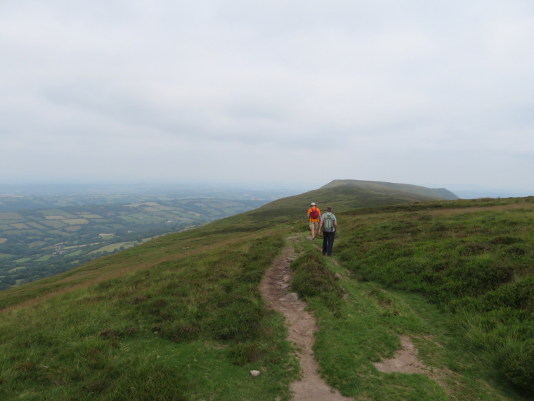 United Kingdom Wales Black Mountains, Hatterrall Ridge, Approaching Black Hill from the north, Walkopedia