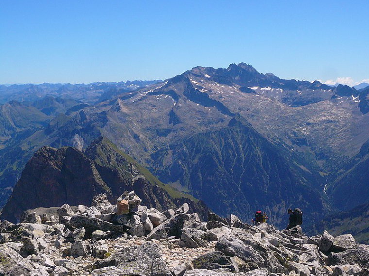 Spain Pyrenees, Maladeta Massif, Maladeta Mt. from Perdiguero , Walkopedia