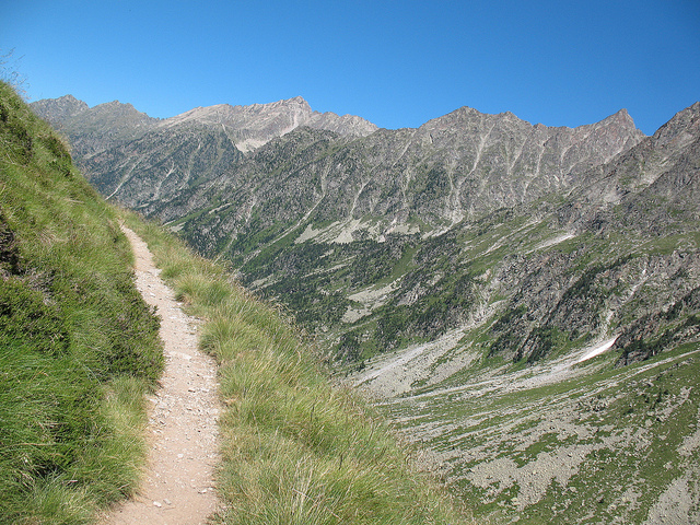 Vallee de Lutour
entering vallee du Lutour - © flickr user Claude ABALAIN
