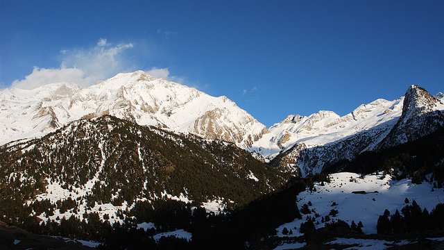 Spain Pyrenees, Posets Massif, , Walkopedia