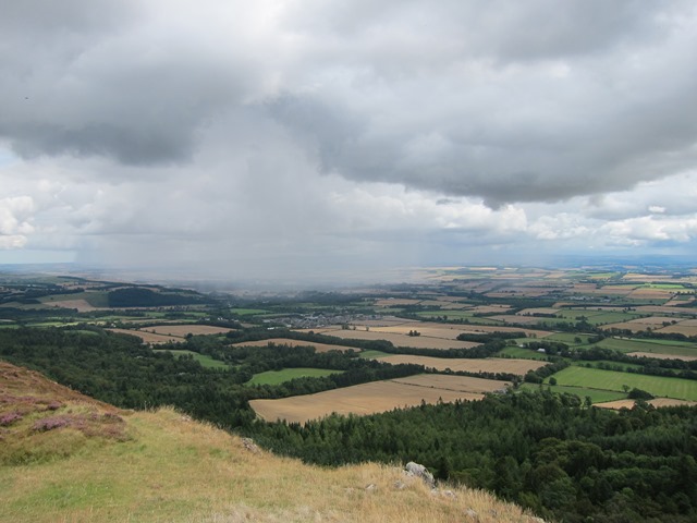 United Kingdom Scotland Borders, Eildon Hills, Rain shower from middle hill, Walkopedia