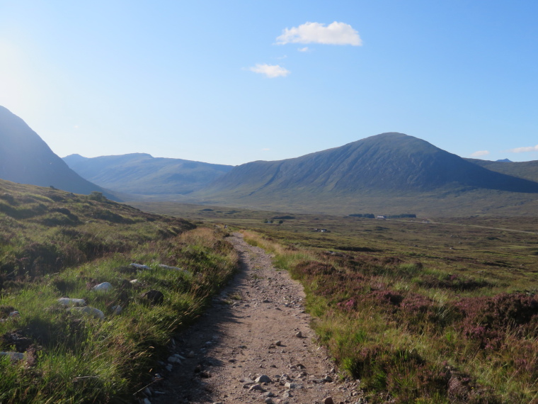 United Kingdom Scotland SW Highlands, West Highland Way, Upper end of Glen Coe from WHW, Walkopedia