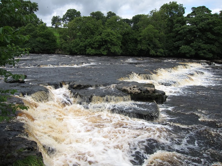 United Kingdom England Yorkshire Dales, Wensleydale, Ure below Aysgarth, Walkopedia