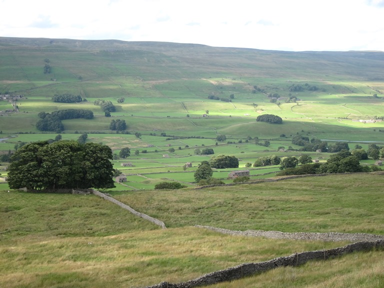 United Kingdom England Yorkshire Dales, Sleddale and Wether Fell  , Wensleydale from Wether Fell 2, Walkopedia