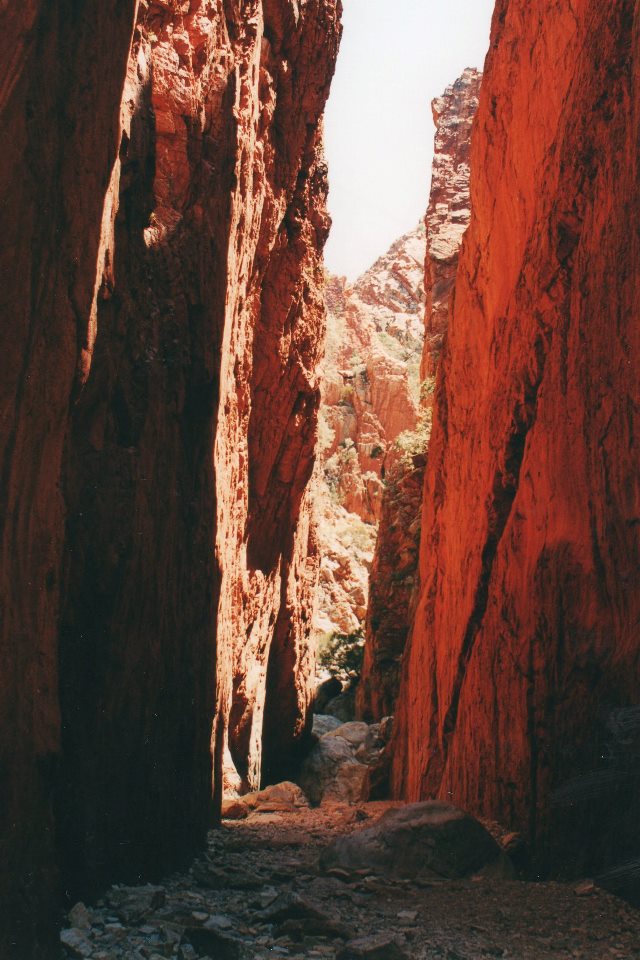 Australia Northern Territory, West Macdonnell Ranges, Standley Chasm, Walkopedia