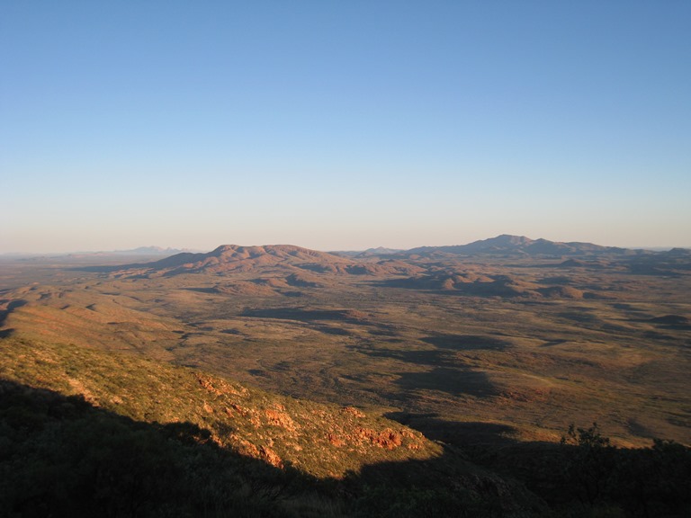Australia Northern Territory, West Macdonnell Ranges, From Mt Sonder, Walkopedia