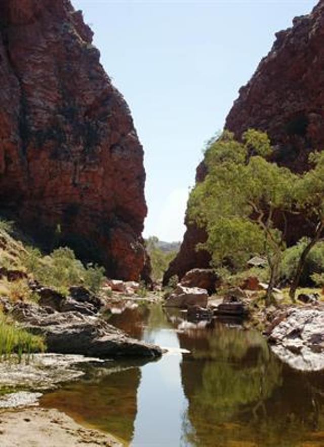 Australia Northern Territory, West Macdonnell Ranges, Simpsons Gap, Walkopedia