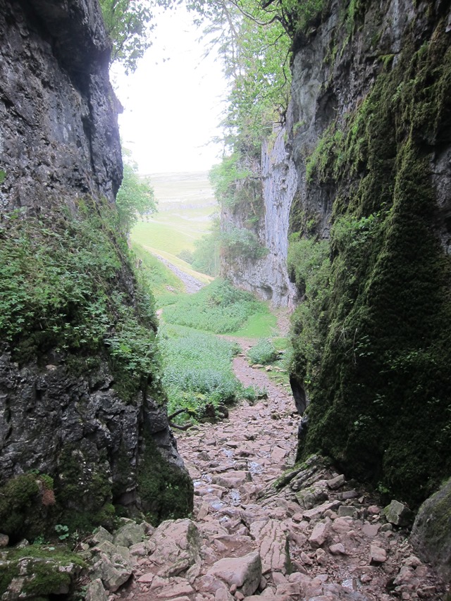 United Kingdom England Yorkshire Dales, Ingleborough, Down through Trough Gill, Walkopedia