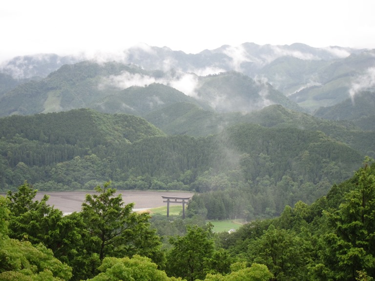 Japan Kansai: Kii Peninsula, Kumano Kodo, Nakahechi - Hongu Torii gate on classic misty day , Walkopedia