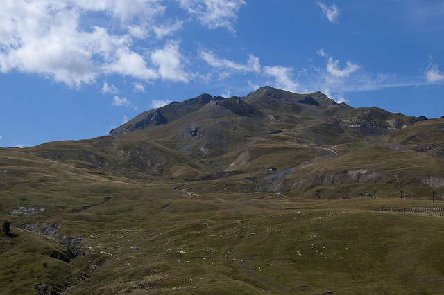 Spain Pyrenees, Valle de Tena, , Walkopedia