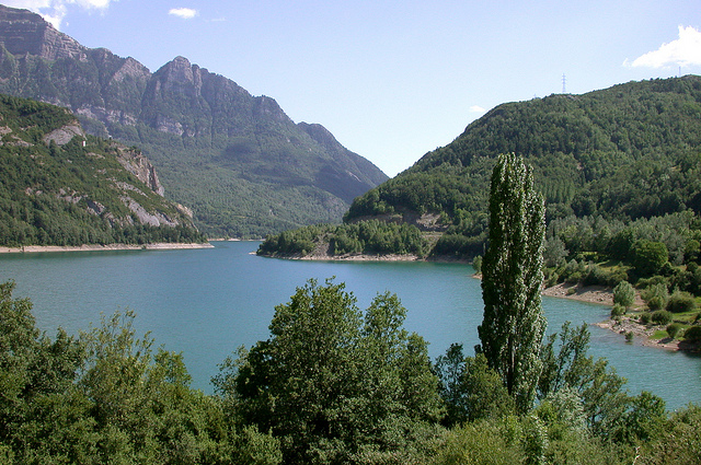 Spain Pyrenees, Valle de Tena, Vallee de Tena, Walkopedia