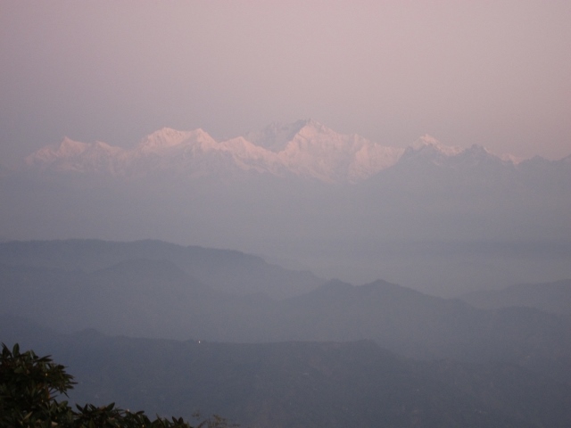 India Sikkim and nearby, Around Darjeeling, 1.Kangchenjunga pre dawn, Walkopedia