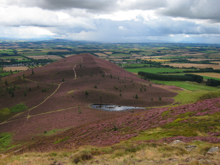 United Kingdom Scotland Borders, St Cuthbert's Way, South hill from central Eildon Hill, Walkopedia