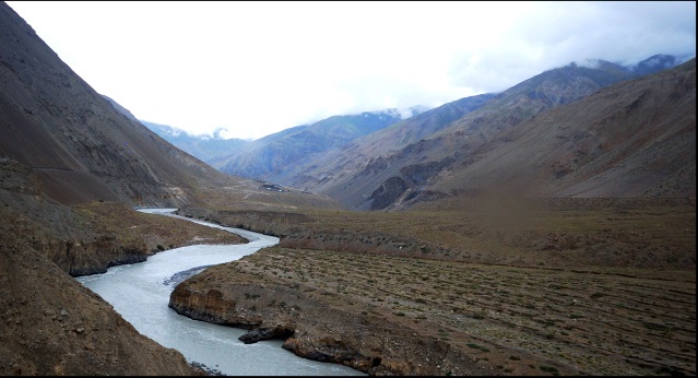 India NW:Himachal Pradesh, Tarik La , Spiti river, Walkopedia