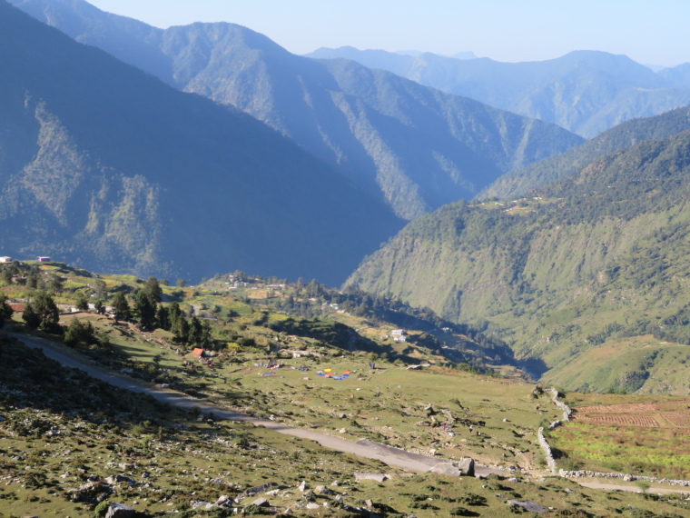 India NW: Uttarakhand/Garwhal, Nanda Devi Area, Curzon Trail Day 2, high above campsite, Walkopedia