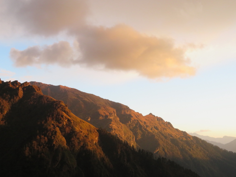 India NW: Uttarakhand/Garwhal, Kuari Pass (Curzon Trail) , Last light, day 4, Walkopedia