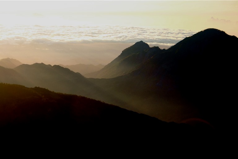 East Timor, Mt Ramelau, Mountains seen from Mt. Ramelau at dawn, Walkopedia