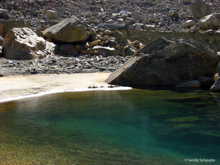 India NW: Uttarakhand/Garwhal, Source of the Ganges and Above, A glacier pool with full of colors.. , Walkopedia