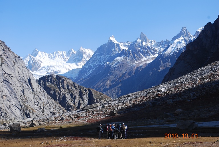 India NW:Himachal Pradesh, Hampta Pass, Tiny We... from Hampta Pass to Chhetru , Walkopedia