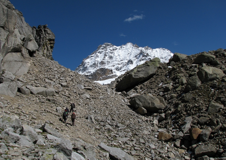 India NW:Himachal Pradesh, Hampta Pass, we, about to reach Hampta Pass , Walkopedia