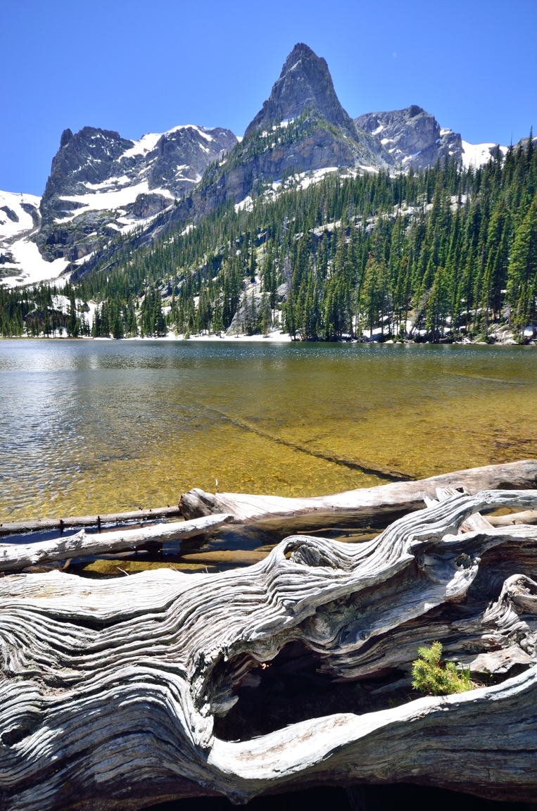 USA Western/Rocky Mountain NP, Bear Lake to Fern Lake, Boulder field over Fern Lake , Walkopedia