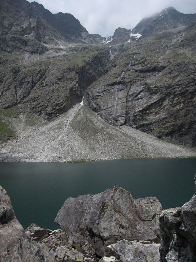 India NW: Uttarakhand/Garwhal, Valley of the Flowers and Hem Kund, Hem Kund India , Walkopedia