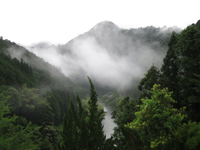 Japan Kansai: Kii Peninsula, Nakahechi Trail , Yunomine valley from room , Walkopedia