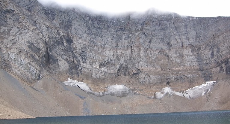 Canada Alberta: Waterton Lakes, Carthew-Alderson Trail,  Alderson Lake, Walkopedia