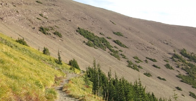 Canada Alberta: Waterton Lakes, Carthew-Alderson Trail, Loose rock switchbacks to summit , Walkopedia