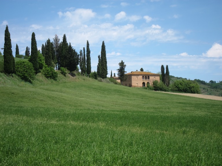 Italy Tuscany, Lucignano to Buonconvento, Farmhouse, Walkopedia