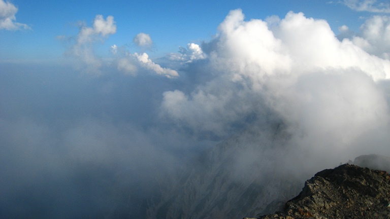 Japan Japanese Alps (Chubu), Shirouma-dake to Osigawa , Shirouma-dake Summit  , Walkopedia