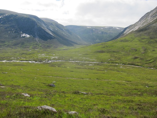 United Kingdom Scotland Cairngorms, Glen Lui, Across upper Dee, Walkopedia