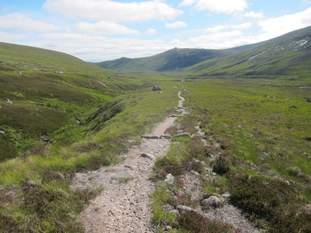 United Kingdom Scotland Cairngorms, Glen Lui, Broad upper Dee, Walkopedia