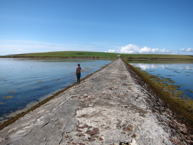 United Kingdom Scotland Orkney Islands, Hunda Reef, Burra, Causeway to island, Walkopedia