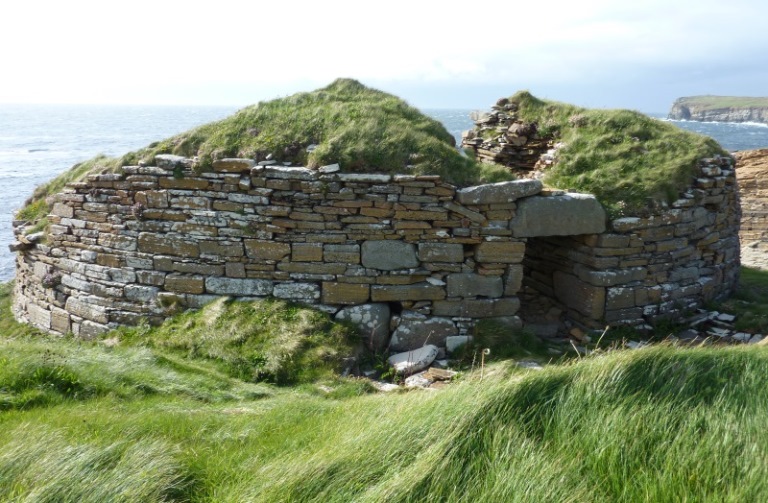 United Kingdom Scotland Orkney Islands, Skara Brae to Stromness, Broch of Borwick, Walkopedia