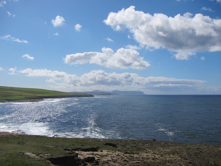 United Kingdom Scotland Orkney Islands, Marwick Head, South over Mar Wick bay, Walkopedia