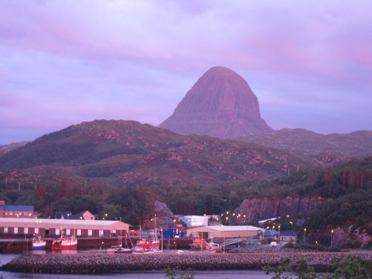 United Kingdom Scotland NW Highlands Assynt, Assynt Peninsula, Suilven from Lochinver, Walkopedia