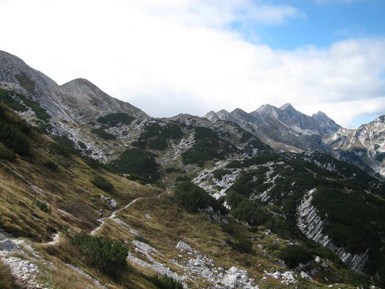 Slovenia Julian Alps, Grand Bohinj Horseshoe, Lower Bohij Ridge toward Vogel, Walkopedia