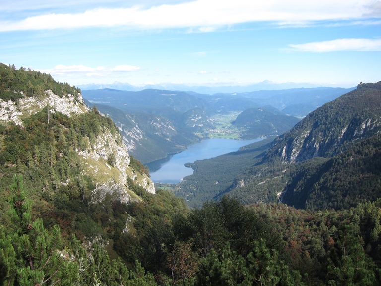 Slovenia Julian Alps, Grand Bohinj Horseshoe, Down onto Lake Bohinj, Walkopedia