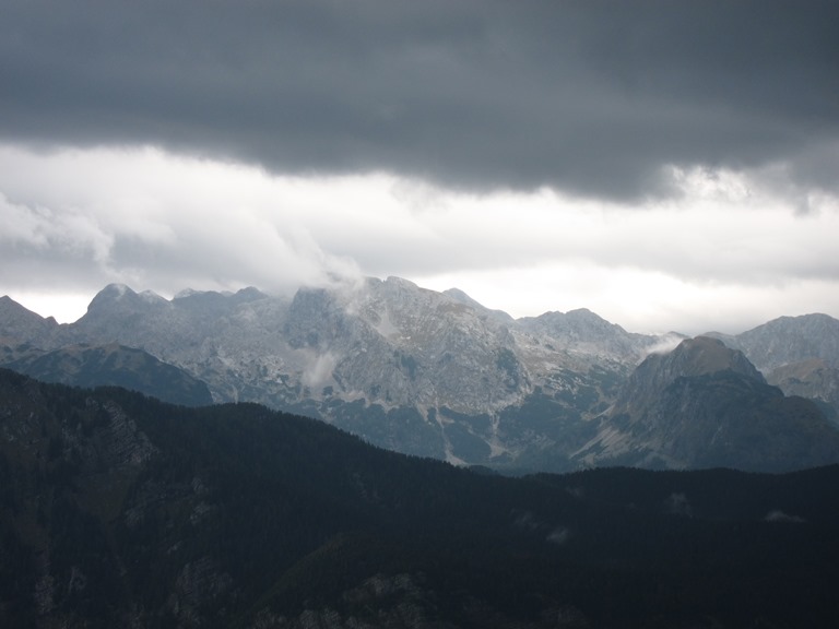 Slovenia Julian Alps, Grand Bohinj Horseshoe, Triglav massif from Lower Bohinj Ridge, Walkopedia