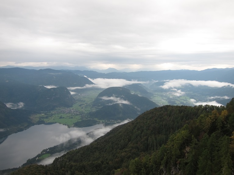 Slovenia Julian Alps, Grand Bohinj Horseshoe, Down onto Lake Bohinj, Walkopedia