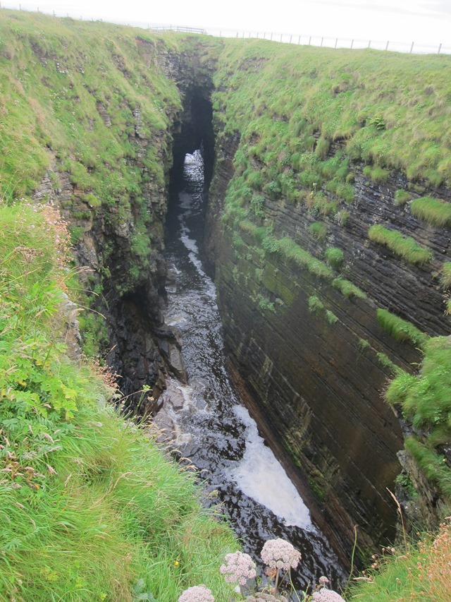 United Kingdom Scotland Orkney Islands, Mull Head, Deerness, The Gloup, Walkopedia