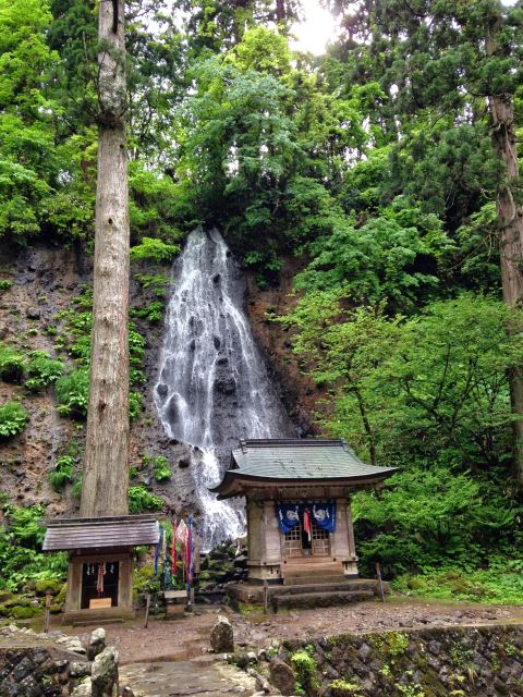 Japan, Basho Tour, Shrine waterfall, Walkopedia