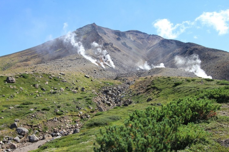 Japan Hokkaido: Daisetsu-zan, Daisetsu-zan NP, Asahidake , Walkopedia